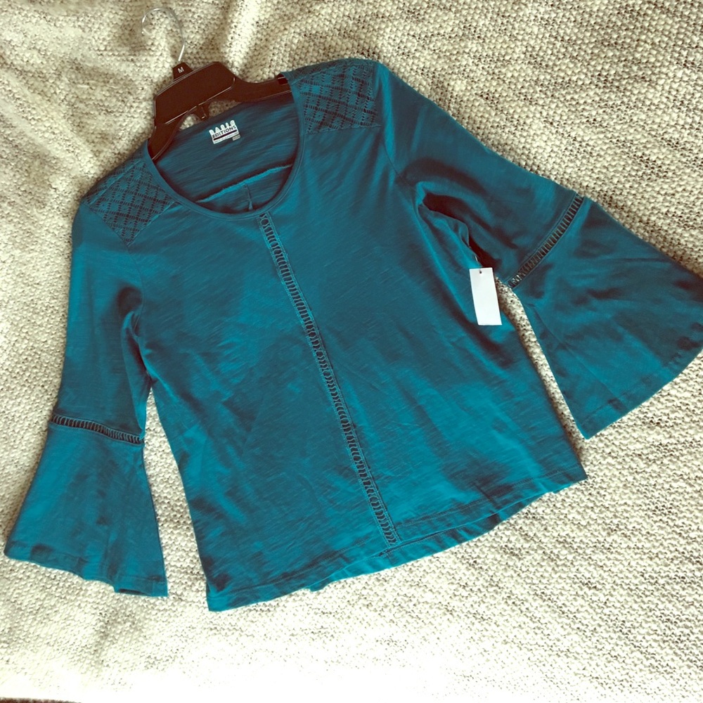 Sale 🛍 Bell Sleeve Turquoise Top Medium NWT **3 for $15**